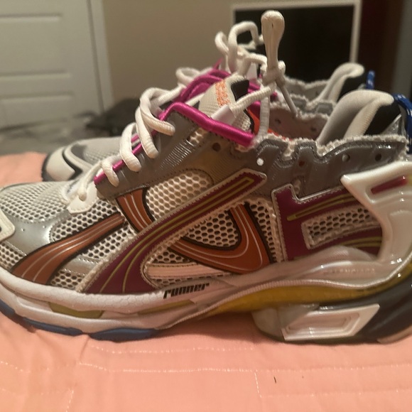 Balenciaga Runners - Picture 5 of 6